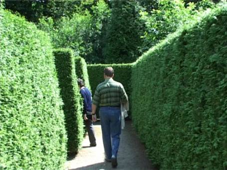 Isselburg : Wasserburg Anholt, auf Irrwege im Irrgarten